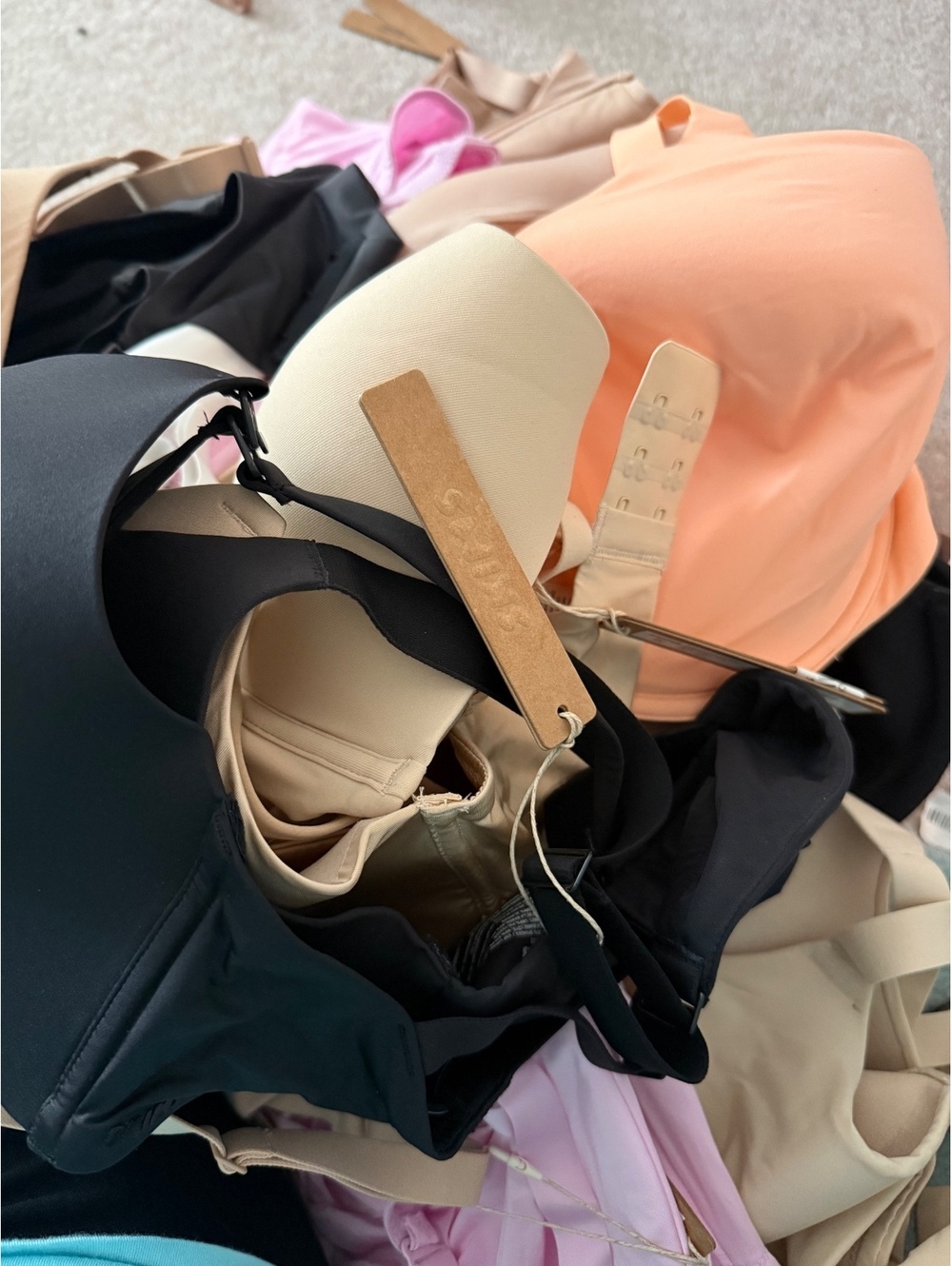 Skims 100 Piece Bra Lot